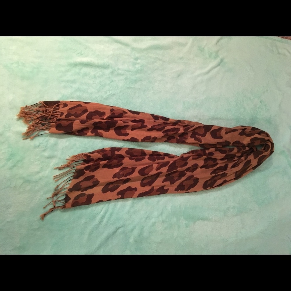 Leapord print scarf